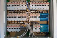 Cемь способов найти профессионального электрика